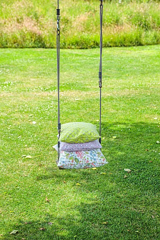 ASHBROOK_HOUSE_NORTHAMPTONSHIRE_SWING_WITH_CUSHIONS_LAWN