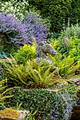 THE SUMMERHOUSE, OXFORDSHIRE: STEPS, HORSE STATUE, SCULPTURES, FERNS, WATERFALL, POND, POOL, CANAL, SUMMER, COTSWOLDS, JULY