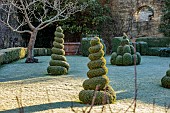 IFORD MANOR, WILTSHIRE: FROST, FROSTY, WINTER, TERRACE, ITALIANATE, HAROLD PETO, FORMAL GARDEN, KITCHEN GARDEN, LAWN, CLIPPED TOPIARY, HEDGES, HEDGING