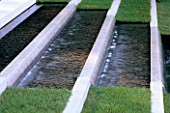 WATER FEATURE: WATER CASCADES DOWN STEPS IN EVENING STANDARD GARDEN  CHELSEA 98. DESIGNER ARABELLA LENNOX-BOYD