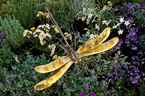 BRONZE_DRAGONFLY_AT_THE_HAMPTON_COURT_FLOWER_SHOW__2001