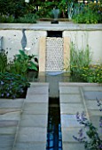 FORMAL RILL AND WATERFALL. HAMPTON COURT FLOWER SHOW 2001  DESIGNER:ELIZABETH APEDAILE/DOVE LANDSCAPES