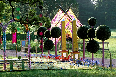 WESTONBIRT_FESTIVAL_OF_GARDENS__2002_THE_FANTASY_GARDEN_BY_CANDACE_BAHOUTH_ARTIFICIAL_FLOWERS_IN_AN_