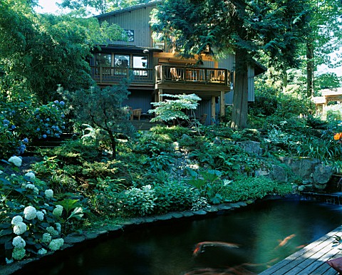 THE_HOUSE_SEEN_FROM_THE_KOI_POND_DESIGNERS_ILGA_JANSONS_AND_MIKE_DRYFOOS
