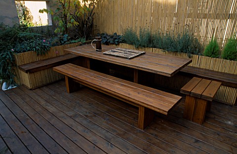 ROOF_GARDEN_RED_CEDAR_BENCH_AND_TABLE_AND_BAMBOO_FENCE_DESIGN_BY_ALISON_WEAR_ASSOCIATES