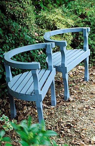 BLUE_CHAIRS_AT_THE_PICTON_GARDEN__WORCESTERSHIRE
