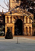 OXFORD BOTANIC GARDEN: WINTER VIEW OF THE MAIN GATE IN FROST