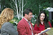ALAN TITCHMARSH  RACHEL DE THAME AND CHARLIE DIMMOCK AT THE CHELSEA FLOWER SHOW 2004