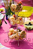 DESIGNER CLARE MATTHEWS: CHILDRENS PARTY - PICNIC WITH CAKE STAND