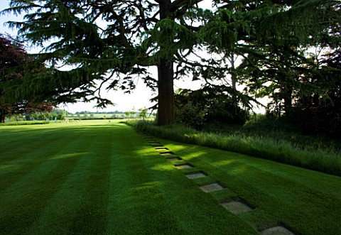 THE_OLD_RECTORY__HASELBECH__NORTHAMPTONSHIRE__LAWN_WITH_CEDAR_OF_LEBANON