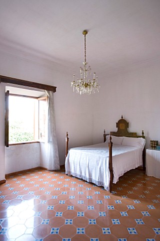 SUITEDO_RAFAEL_DANES_HOUSE__CAMPOS__MALLORCA__SPAIN_ONE_OF_THE_BEDROOMS
