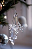 BOONSHILL FARM AT CHRISTMAS: LIVING ROOM - ORNATE GLASS CHRISTMAS TREE DECORATION. DESIGNER: LISETTE PLEASANCE