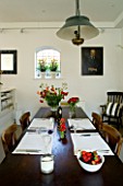 DESIGNERS SUE AYLETT: SUE AYLETTS HOUSE  LONDON: THE DINING ROOM WITH TABLE