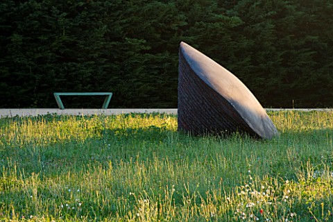 LA_NORIA__FRANCE_GARDEN_DESIGNED_BY_ARNAUD_MAURIERES_AND_ERIC_OSSART__SCULPTURE_BY_SERGE_BOTTAGISIO_