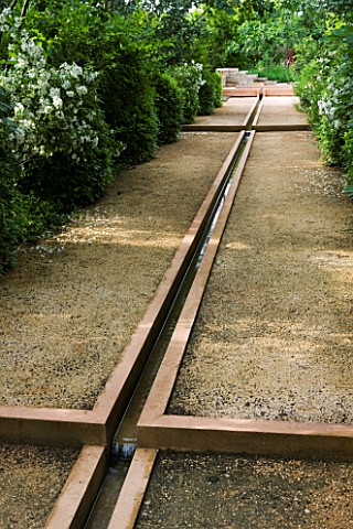 LA_NORIA__FRANCE_GARDEN_DESIGNED_BY_ARNAUD_MAURIERES_AND_ERIC_OSSART__THE_ALLEE_DES_CYPRES__THE_ISLA