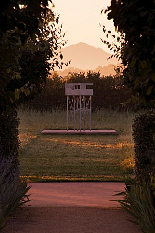 LA_NORIA__FRANCE_GARDEN_DESIGNED_BY_ARNAUD_MAURIERES_AND_ERIC_OSSART__THE_PRAIRIE_DE_SCULPTURES_AT_D
