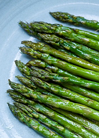 DESIGNER_CLARE_MATTHEWS__CLOSE_UP_OF_COOKED_ASPARAGUS_EDIBLE__VEGETABLE__FOOD