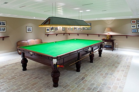 PRIVATE_VILLA__CORFU__GREECE_GAMES_ROOM_WITH_FULL_SIZE_SNOOKER_TABLE