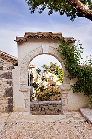 THE_ROU_ESTATE__CORFU_STONE_ARCH_WITH_FIG_TREE_BEHIND