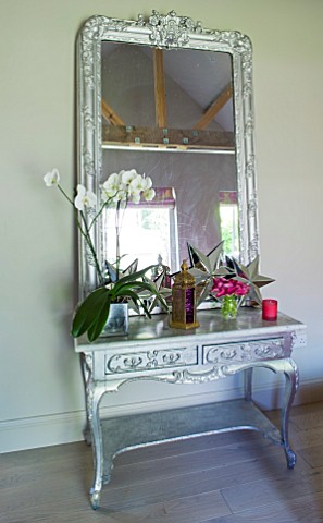 PAULA_PRYKES_HOUSE__SUFFOLK_SILVER_DRESSING_TABLE_WITH_MIRROR_AND_ORCHID