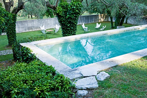 JACQUELINE_MORABITO__FRANCE__SWIMMING_POOL_AND_HOLM_OAKS
