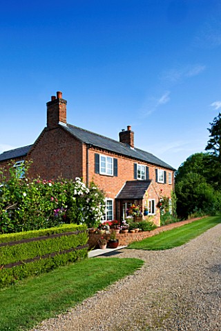 MEADOW_FARM__WORCESTERSHIRE_THE_HOUSE__EAST_FRONTAGE