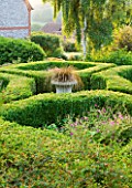 HOOK END FARM  BERKSHIRE: BOX PARTERRE WITH HOUSE IN BACKGROUND