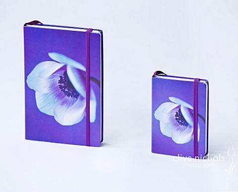 GIFTED_PRODUCT__A4_AND_A5_NOTEBOOKS_WITH_CLIVE_NICHOLS_FLORAL_IMAGE_OF_ANEMONE