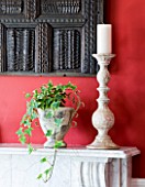 DESIGNER CLARE MATTHEWS: HOUSEPLANT PROJECT - TRAILING IVY IN CONTAINERS ON MANTELPIECE