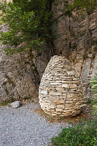 DIGNE_LES_BAINS__FRANCE_STONE_CAIRN_BY_ANDY_GOLDSWORTHY