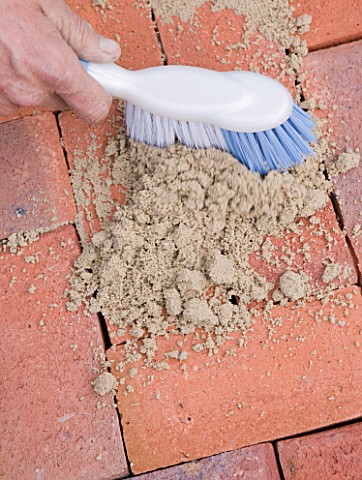 BRICK_PATH_PROJECT__DEVON__DESIGNER_CLARE_MATTHEWS__DRIED_SAND_READY_TO_BE_BRUSHED_INTO_THE_CRACKS_O