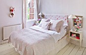 AMANDA KNOX HOUSE  GRANTHAM: AMANDAS BEDROOM - VINTAGE FABRIC FINDS  BED LINEN FROM THE WHITE COMPANY  BEDSIDE TABLES FROM ARDINGLY ANTIQUES FAIR