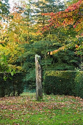 SALING_HALL__ESSEX_AUTUMNAL_VIEW_OF_THE_MILLENIUM_STONE__A_GRANITE_MENHIR_BROUGHT_IN_1999_FROM_SNOWD