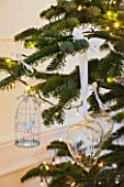 WHITE HOUSE: SITTING ROOM - CHRSTMAS TREE WITH BIRD CAGE DECORATION