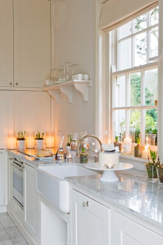 WHITE_HOUSE_KITCHEN__WHITE_MARBLE_WORK_SURFACES_AND_BUTLERS_SINK