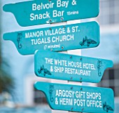 HERM ISLAND  CHANNEL ISLANDS - SIGNPOSTS IN BLUE