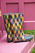 CHELSEA 2012 - BOOTS DECORATED BY KAFFE FASSETT