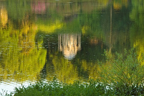STOURHEAD_LANDSCAPE_GARDEN__WILTSHIRE_THE_NATIONAL_TRUST_MAY_2012__SUNSET_REFLECTIONS_ON_VIEW__LAKE_