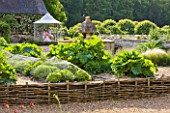 CHATEAU DU RIVAU  LOIRE VALLEY  FRANCE: THE CENTRAL COURTYARD AND P-OTAGER