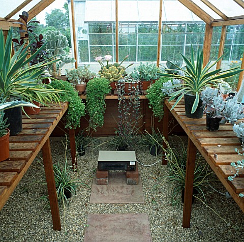 FAN_HEATER_IN_GREENHOUSE_TO_ENSURE_GOOD_AIR_CIRCULATION_AND_TO_CONTROL_TEMPERATURE
