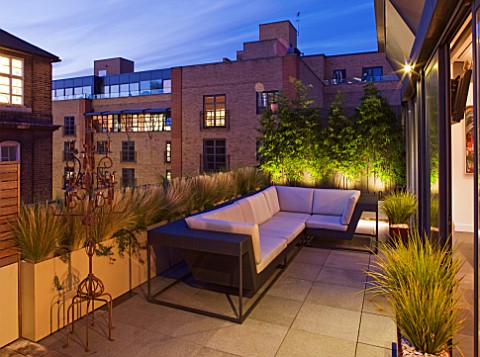 ROOF_GARDEN_IN_SHOREDITCH__LONDON__DESIGNED_BY_AMIR_SCHLEZINGER_OF_MY_LANDSCAPES_A_PLACE_TO_SIT_LOUN