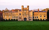 COUGHTON COURT  WARWICKSHIRE: GRADE 1 LISTED ENGLISH TUDOR COUNTRY HOUSE  ALCESTER  WARWICKSHIRE