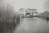 SICILY  ITALY: LA CASE BIVIERE NEAR LENTINI - OLD PHOTOGRAPH SHOWING THE LAKE AT BIVIERE
