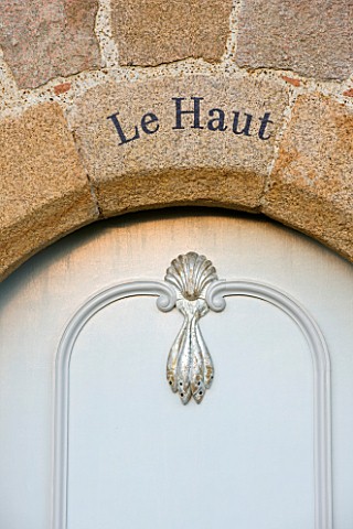 LE_HAUT_GUERNSEY_FRONT_DOOR_WITH_LE_HAUT_WRITTEN_ABOVE_IT