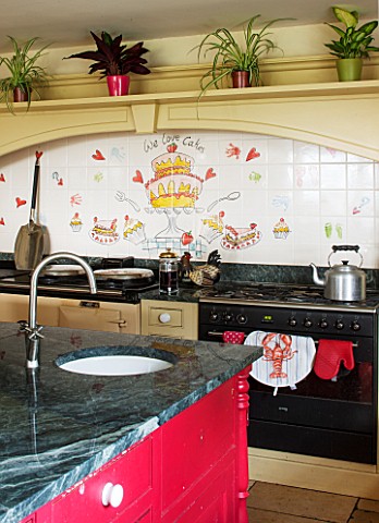 BRILLS_FARM__LINCOLNSHIRE_THE_KITCHEN_WITH_TILES_PAINTED_BY_KATE_GLANVILLE