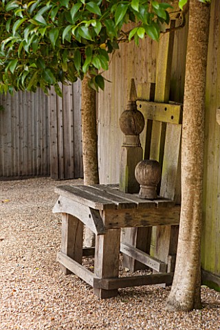OLD_NETLEY_MILL_SHERE_SURREY_WOODEN_THRONE_SEAT__BENCH_BY_THE_GARDEN_ENTRANCE__A_PLACE_TO_SIT