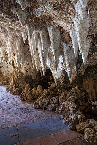 PAINSHILL_PARK_SURREY_THE_CRYSTAL_GROTTO__THE_INTERIOR_WITH_WOODEN_CONES_EMBEDDED_WITH_CRYSTALS__CLA