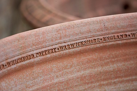 WHICHFORD_POTTERY_WARWICKSHIRE_DETAIL_OF_TERRACOTTA_CONTAINER__DECORATION__DECORATIVE_ORNAMENT_GARDE