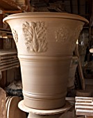 WHICHFORD POTTERY, WARWICKSHIRE: LARGE NEWLY THROWN BESPOKE 3 PIECE ACANTHUS TERRACOTTA CONTAINER DRYING OUT IN THE WORKSHOP