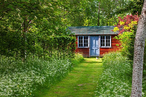 BRYANS_GROUND_HEREFORDSHIRE_SUMMERHOUSE__SHED__GARDEN_BUILDING_IN_CRICKET_WOOD_WITH_GRASS_PATH_AND_P